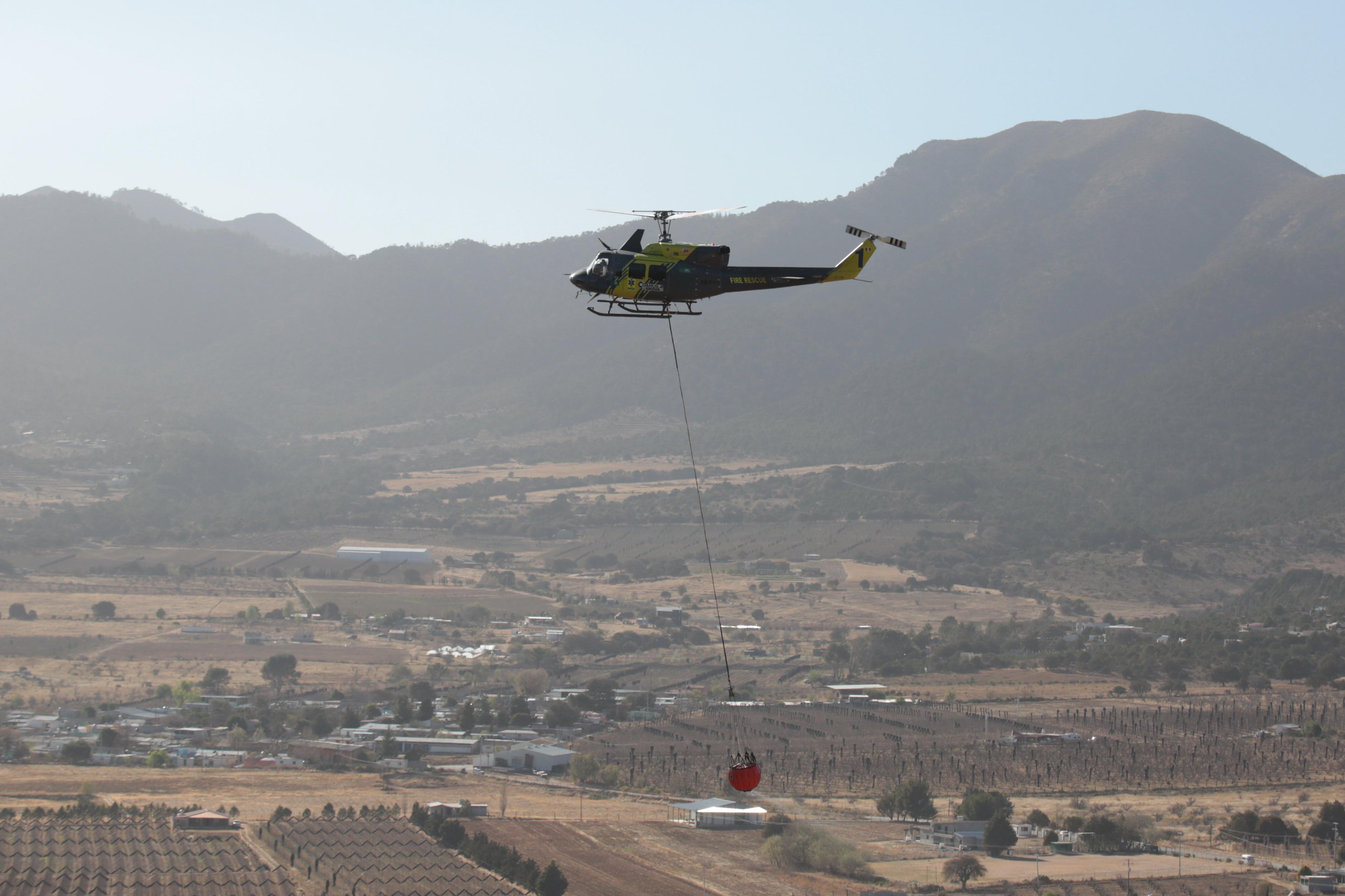 Avanzan en control del incendio