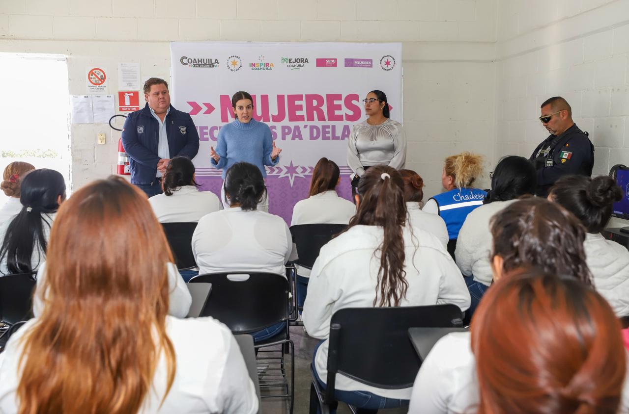 Llevan prepa y universidad gratuita a mujeres en centros penitenciariosI