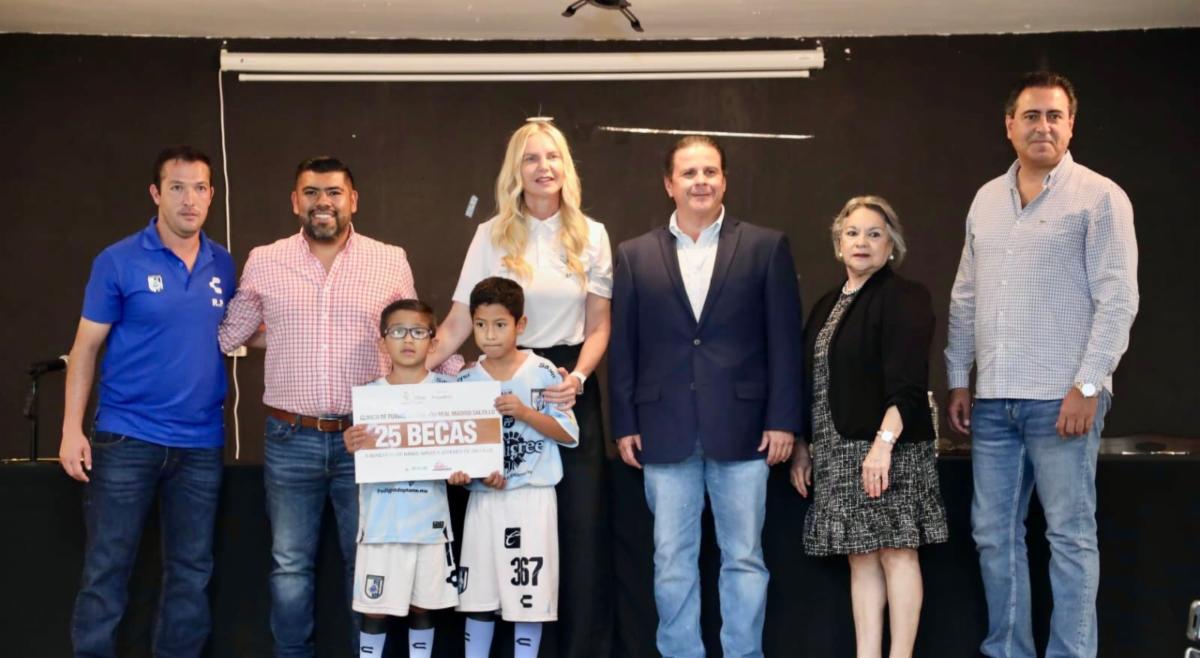 Entrega Fundación Real Madrid 25 becas en Saltillo 