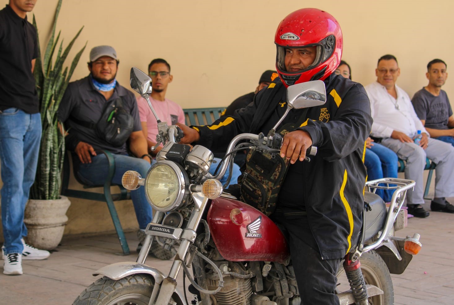 Capacitan y certifican a motociclistas de la UAdeC Unidad Torreón