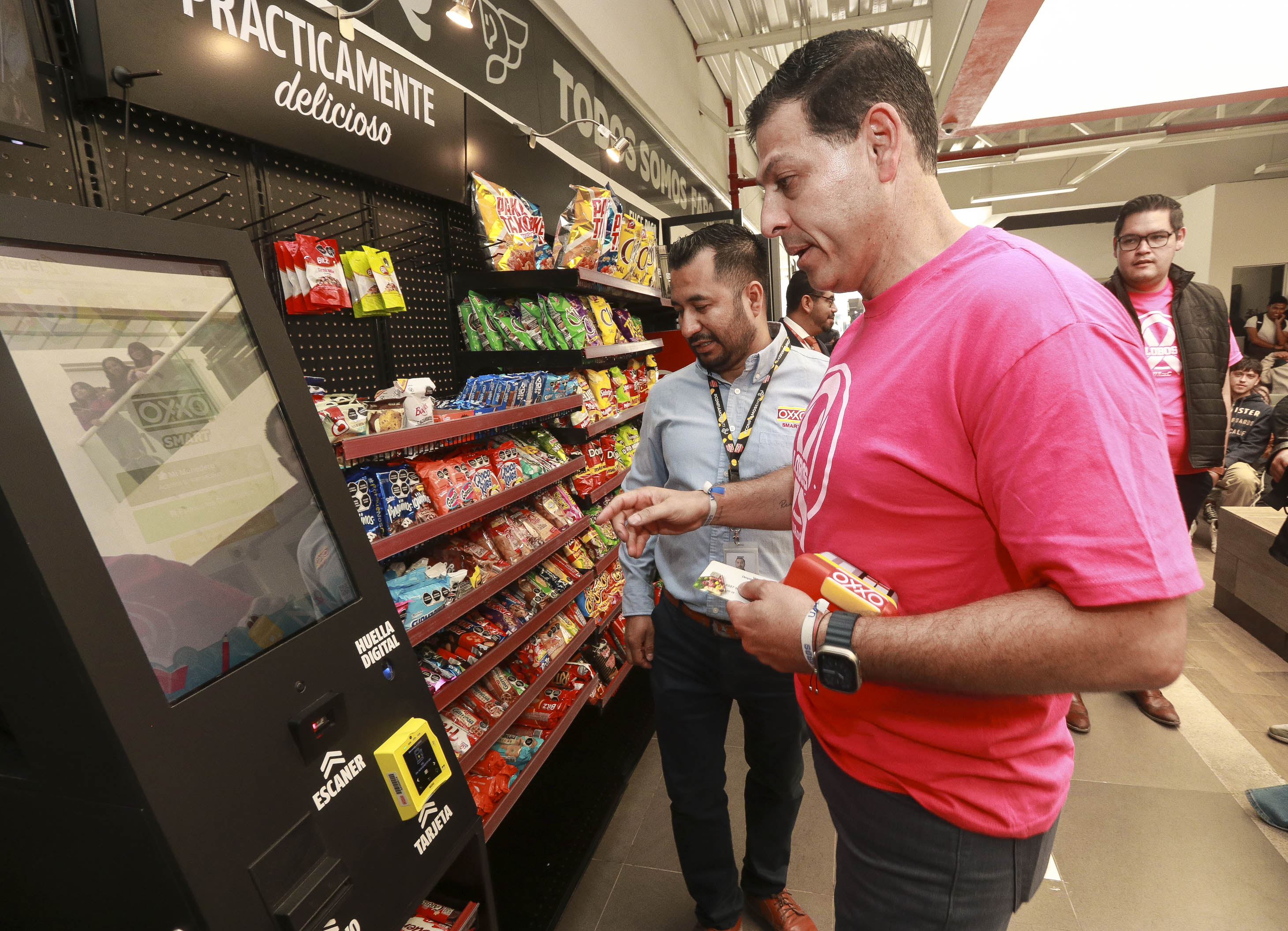 Instala OXXO locales en UAdeC